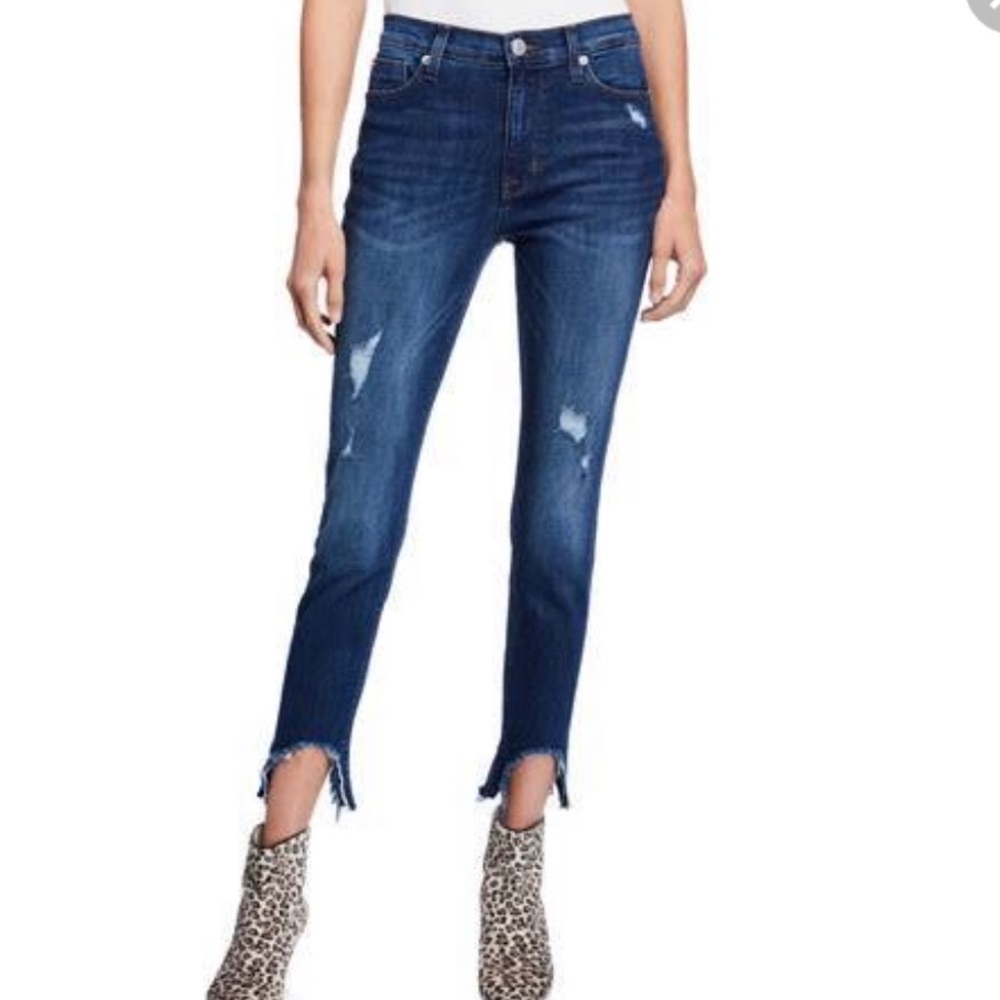 Distressed skinny jean